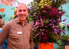 Jaco Lenten of Straathof Youngplants with the Limonium. "The variety has a high production mer m2 and is cold resistant. The series comes in eight colours and is easy to grow."